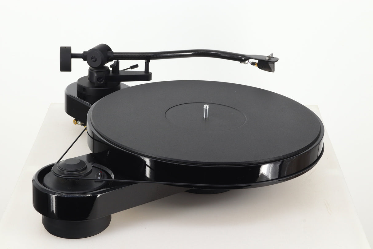 Pro-Ject RPM 3 Carbon Turntable - Black / Ortofon 2M Silver Cartridge