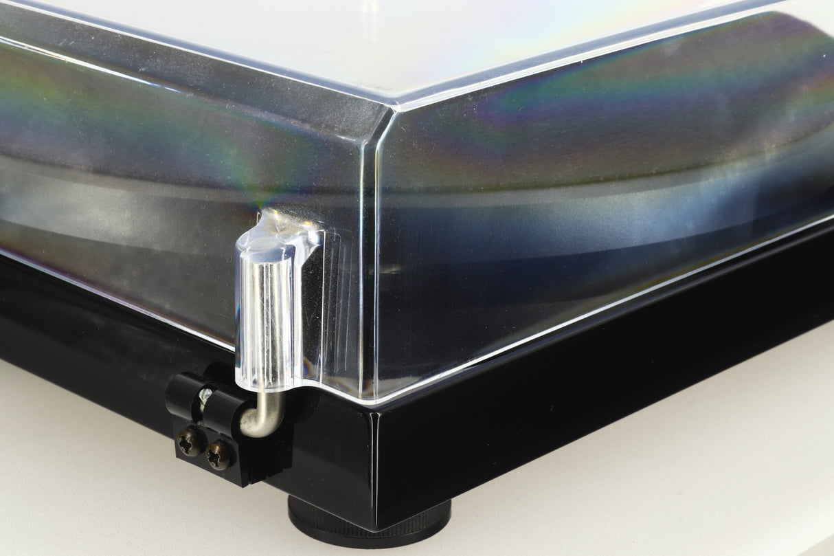 Pro-Ject Debut Carbon DC Turntable - Piano Black / Ortofon 2M Red Cartridge