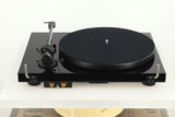 Pro-Ject Debut Carbon DC Turntable - Piano Black / Ortofon 2M Red Cartridge