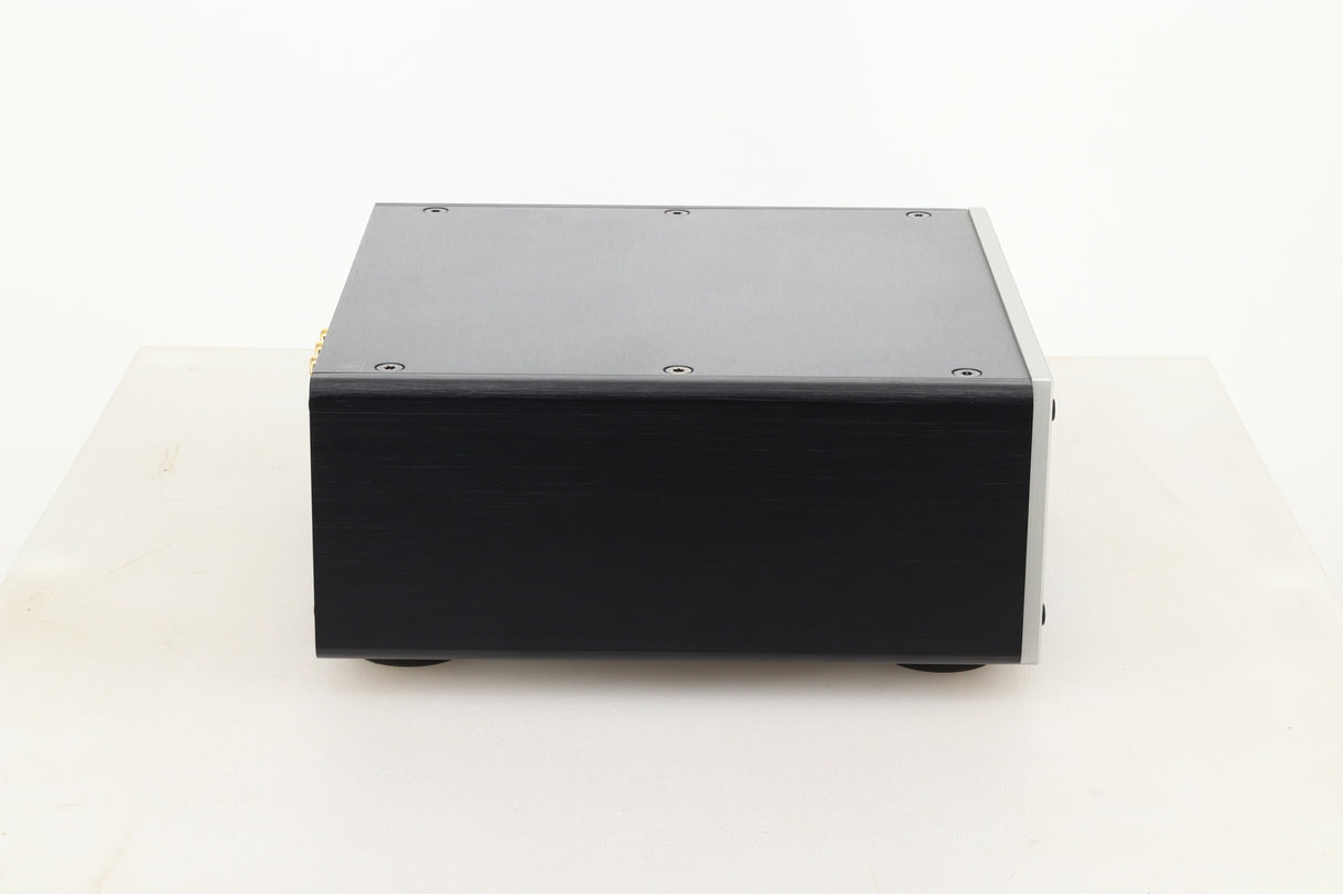 Benchmark LA4 Pre Amplifier - Silver