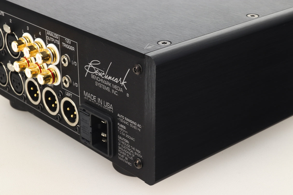 Benchmark LA4 Pre Amplifier - Silver