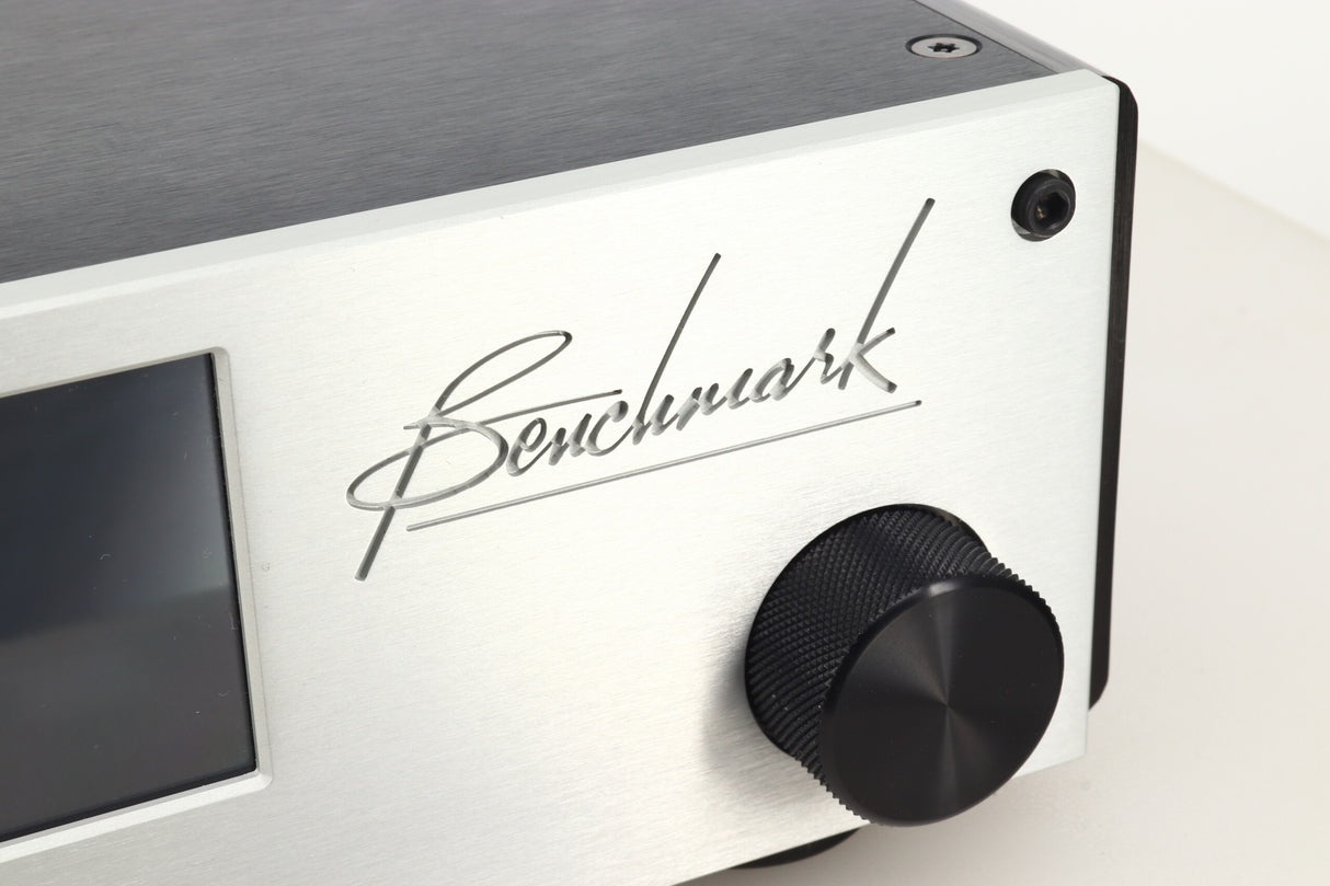 Benchmark LA4 Pre Amplifier - Silver