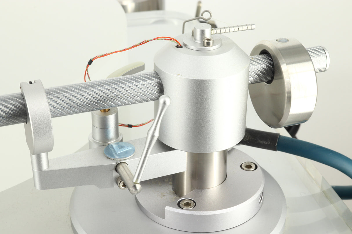 Clearaudio Avantgarde Turntable / Unify Tonearm