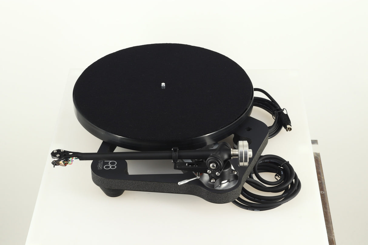 Rega Planar 8 Turntable / Apheta 3 MC Cartridge - Black