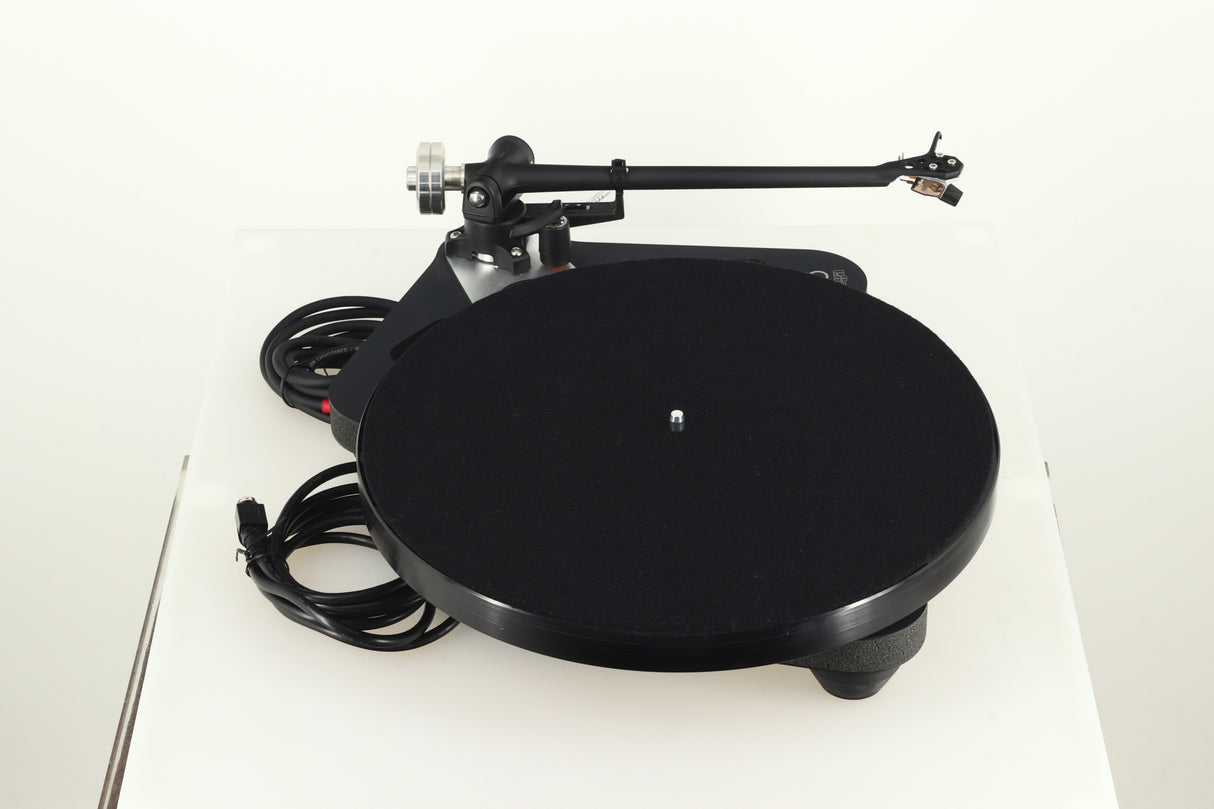 Rega Planar 8 Turntable / Apheta 3 MC Cartridge - Black