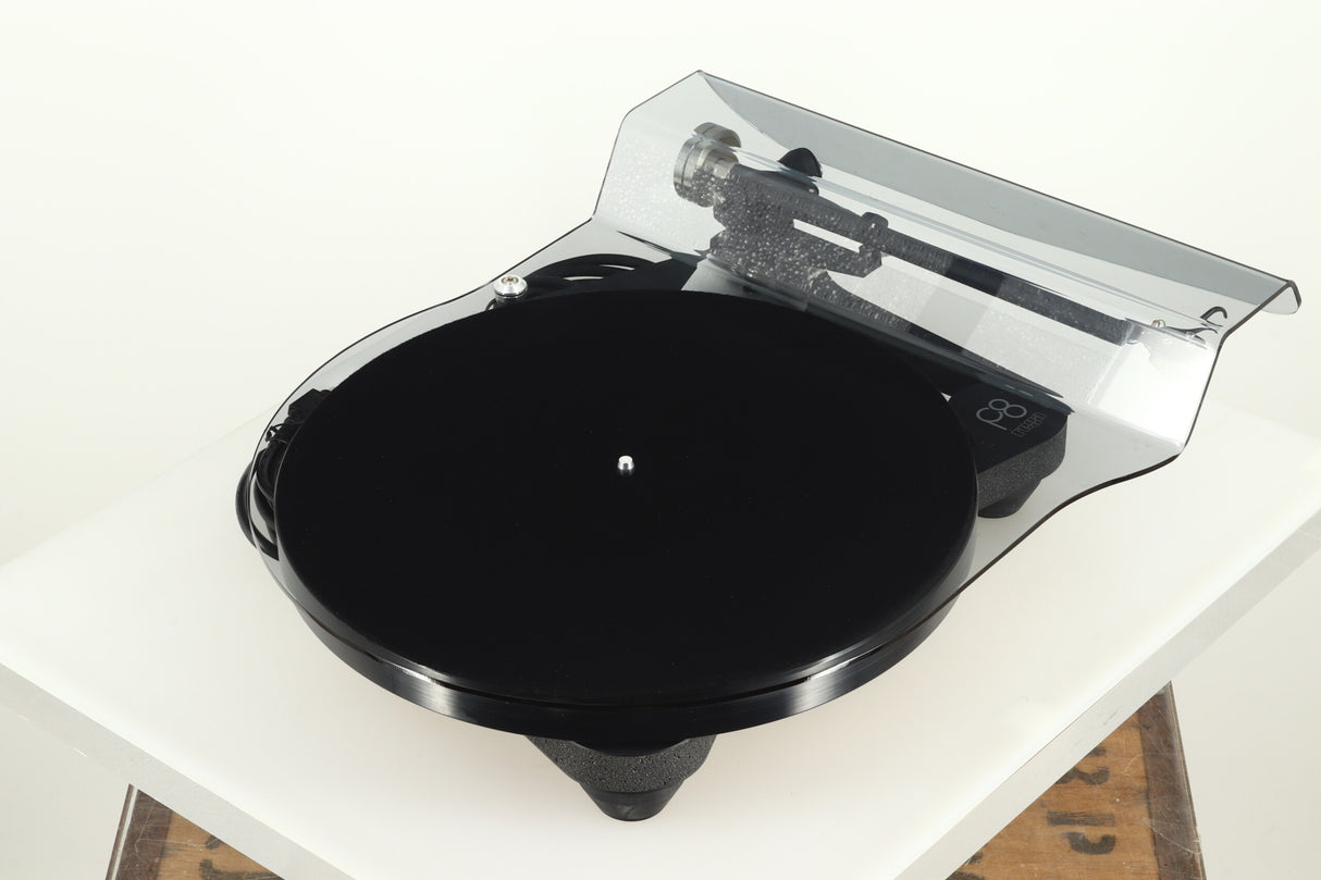 Rega Planar 8 Turntable / Apheta 3 MC Cartridge - Black