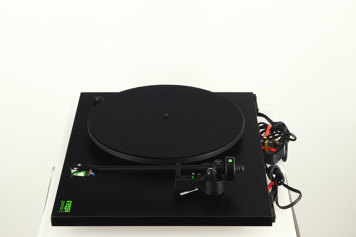 Rega Planar 2 Turntable / Bias Cartridge - Black