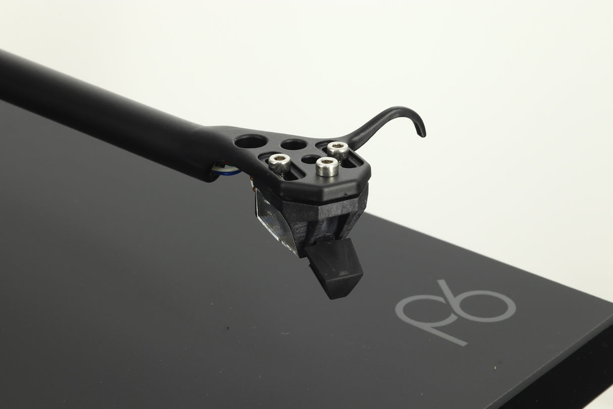 Rega Planar 6 Turntable / Ania Cartridge - Black