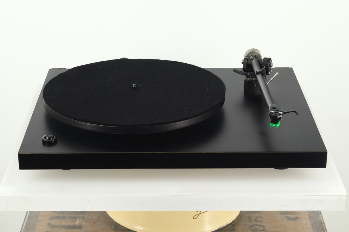 Rega Planar 3 Turntable / AT95E Cartridge