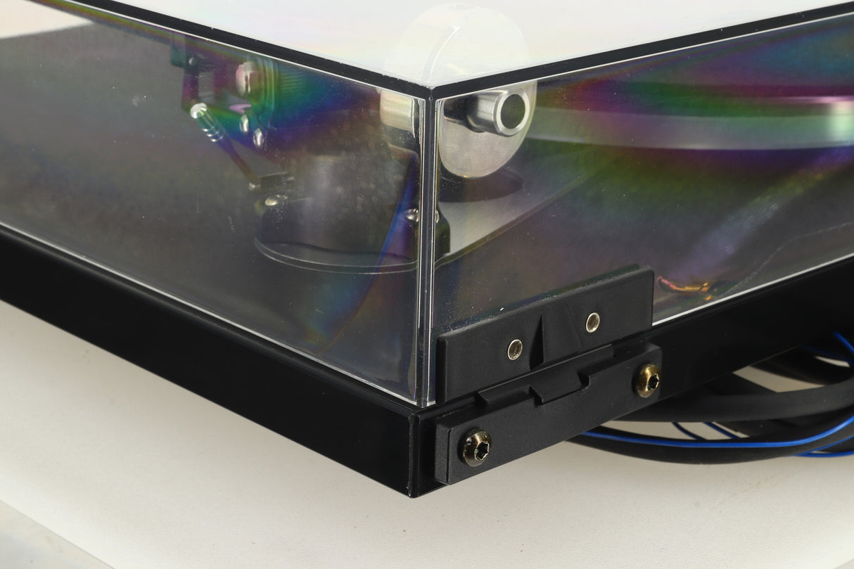 Rega Planar 6 Turntable - Black / Ania Pro Cartridge
