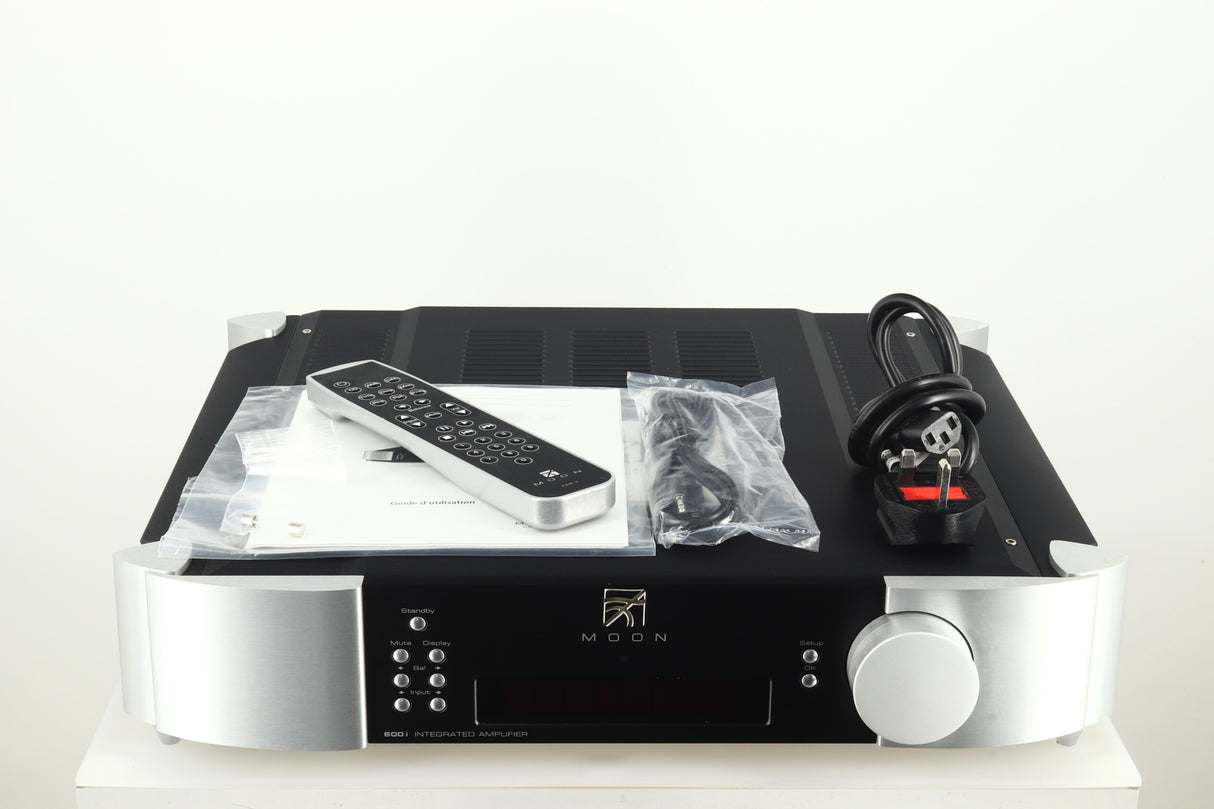 Moon by Sim Audio 600i V2 Integrated Amplifier - Two Tone
