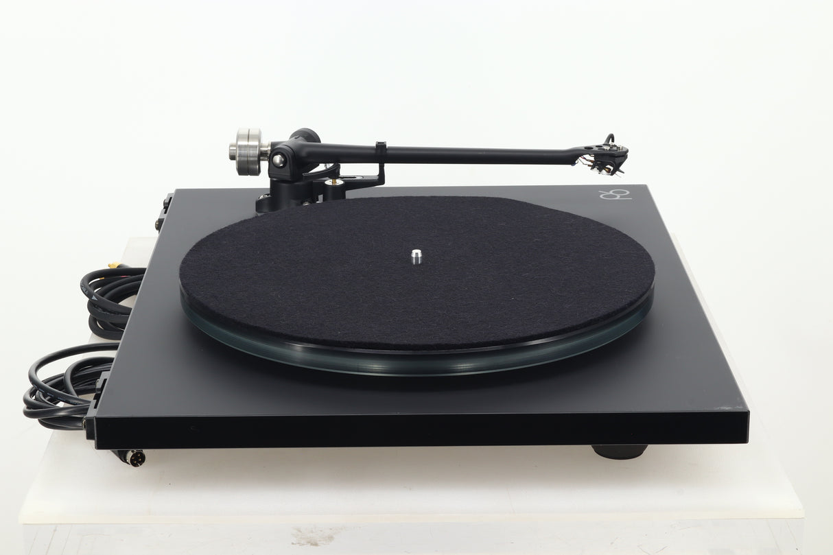 Rega Planar Turntable 6 - Black / Ania MC Cartridge