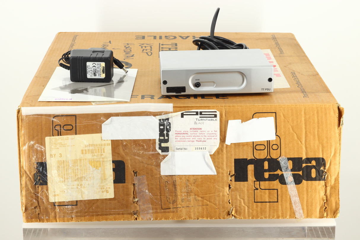 Rega P5 Turntable - Black / TTPSU Power Supply  / Dynavector 10x5 Cartridge