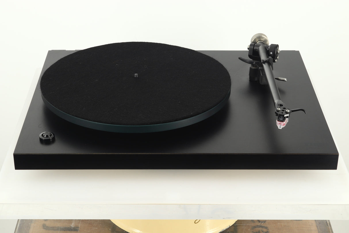 Rega Planar 3 Turntable / AT-VM95ML Cartridge