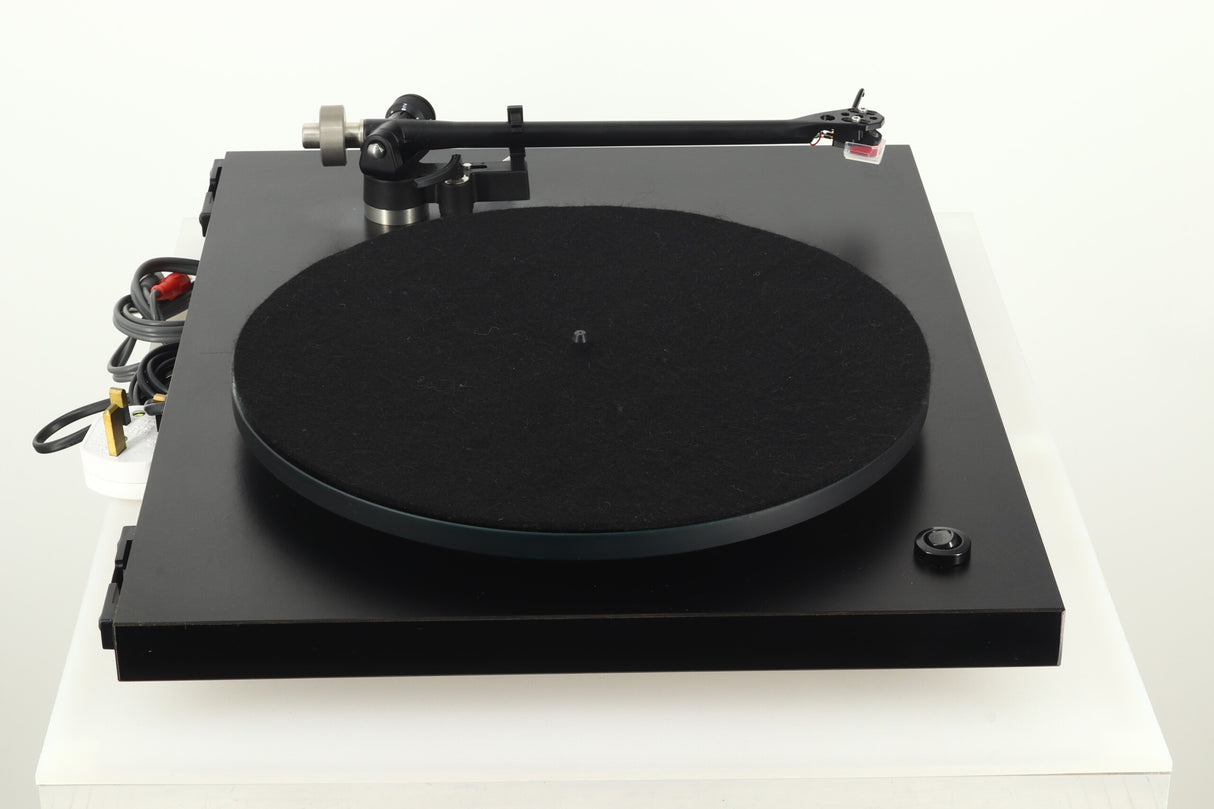Rega Planar 3 Turntable / AT-VM95ML Cartridge