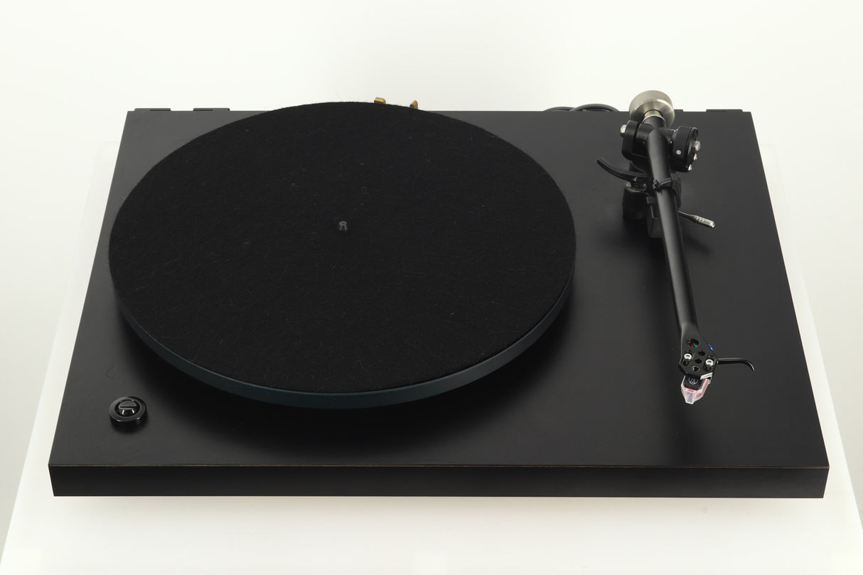 Rega Planar 3 Turntable / AT-VM95ML Cartridge