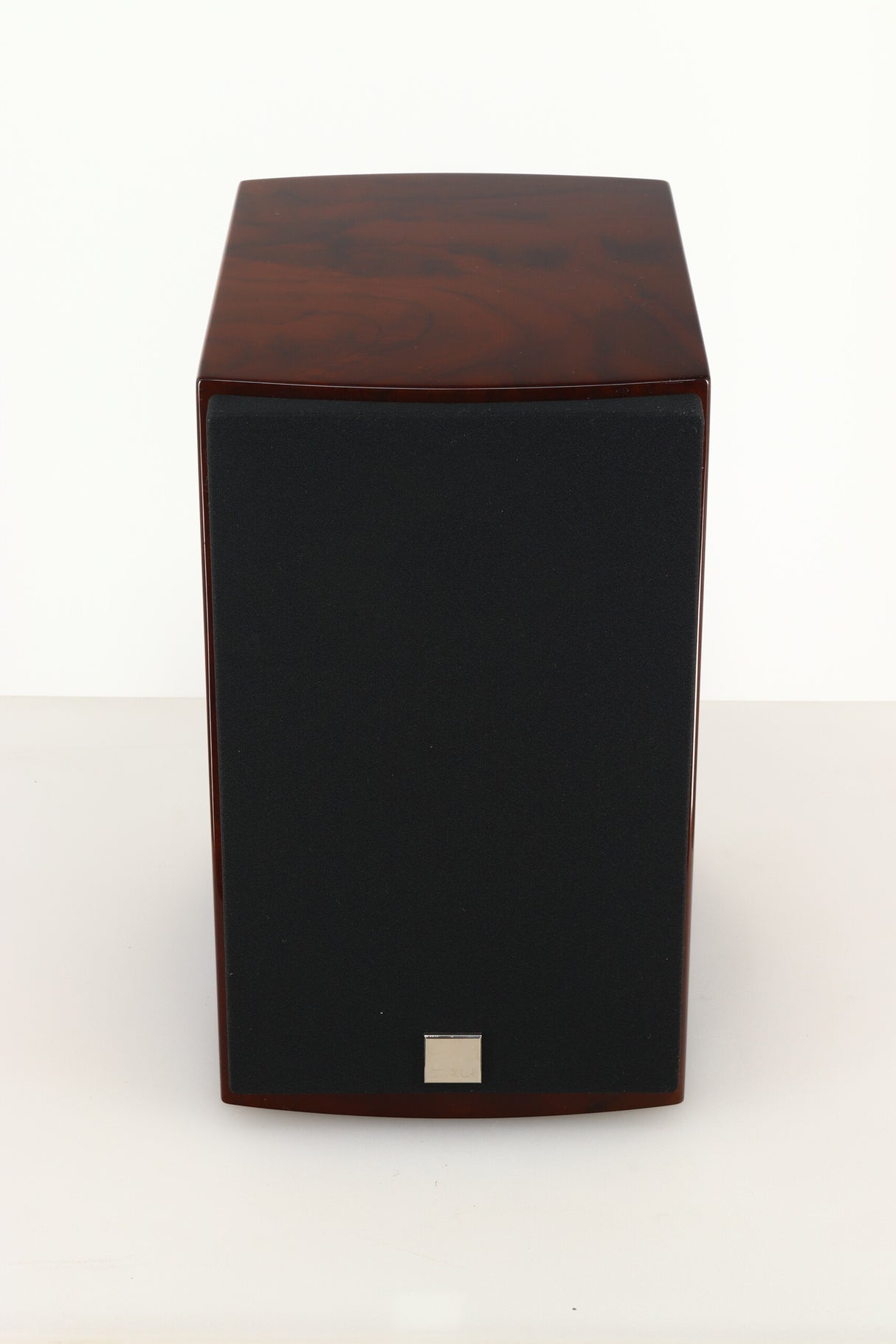Dali Menuet SE Standmount Speakers - Wild Walnut Gloss