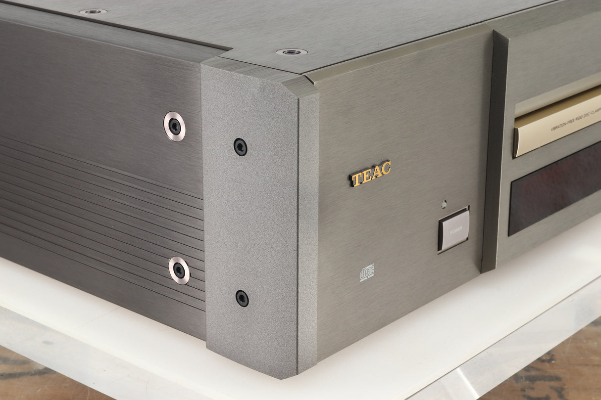 Teac P30 VRDS CD Transport W/ 540 Remote