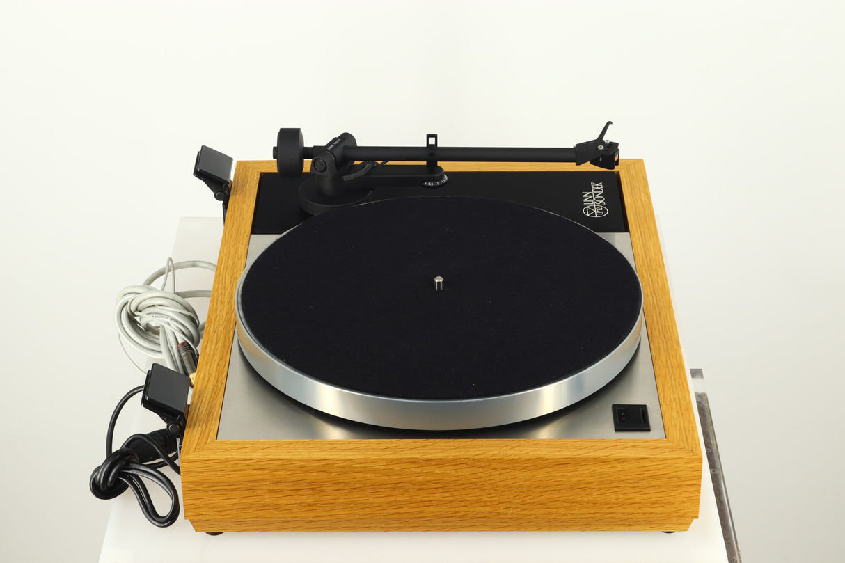 Linn LP12 Turntable  - Oak / Karousel Bearing / Lingo 4 Power Supply / Akito 3B Tonearm / Dyanvector 20X2L Cartridge