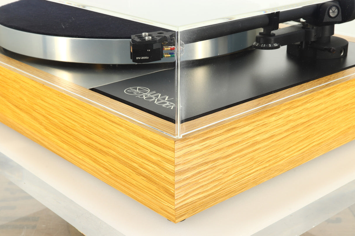Linn LP12 Turntable  - Oak / Karousel Bearing / Lingo 4 Power Supply / Akito 3B Tonearm / Dyanvector 20X2L Cartridge