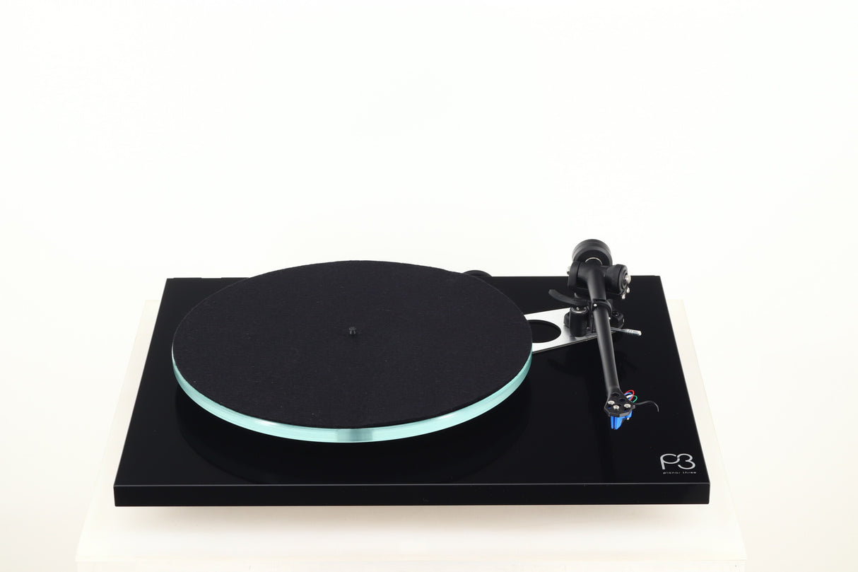 Rega Planar 3 Turntable - Black / Elys Cartridge