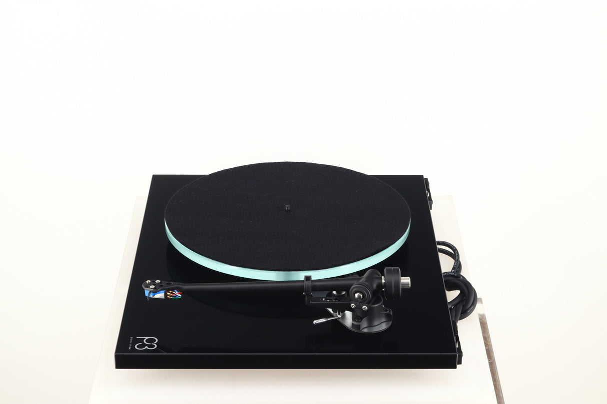 Rega Planar 3 Turntable - Black / Elys Cartridge