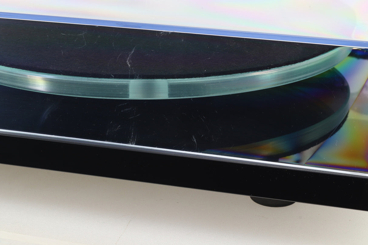 Rega Planar 3 Turntable - Black / Elys Cartridge