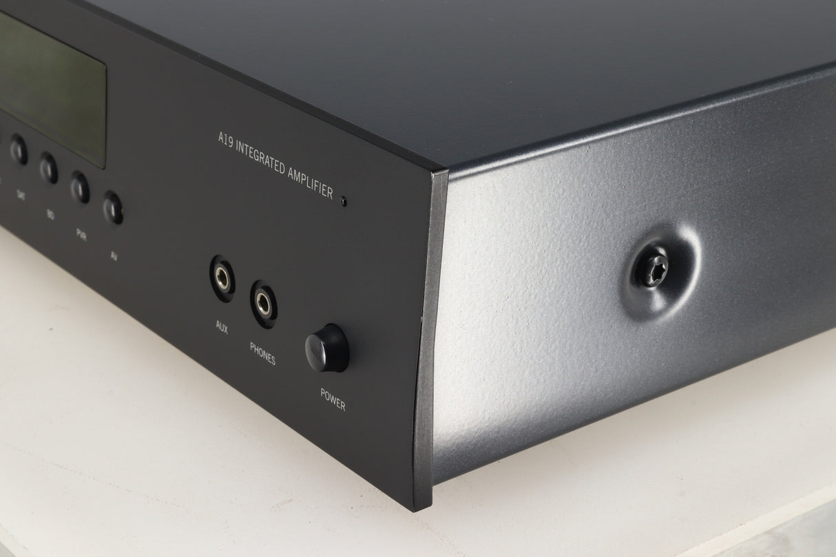 Arcam FMJ A19 Integrated Amplifier