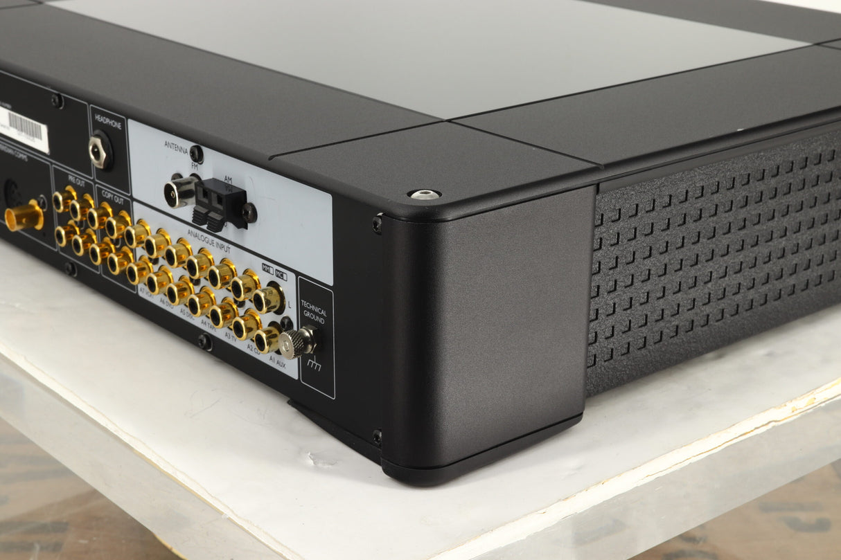 Meridian G01 Pre-Amplifier