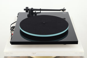 Rega Planar 2 Turntable - Black