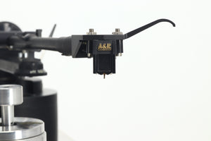 Ariston RD40 Turntable / Linn Basik LVX Tonearm / P77 Cartridge