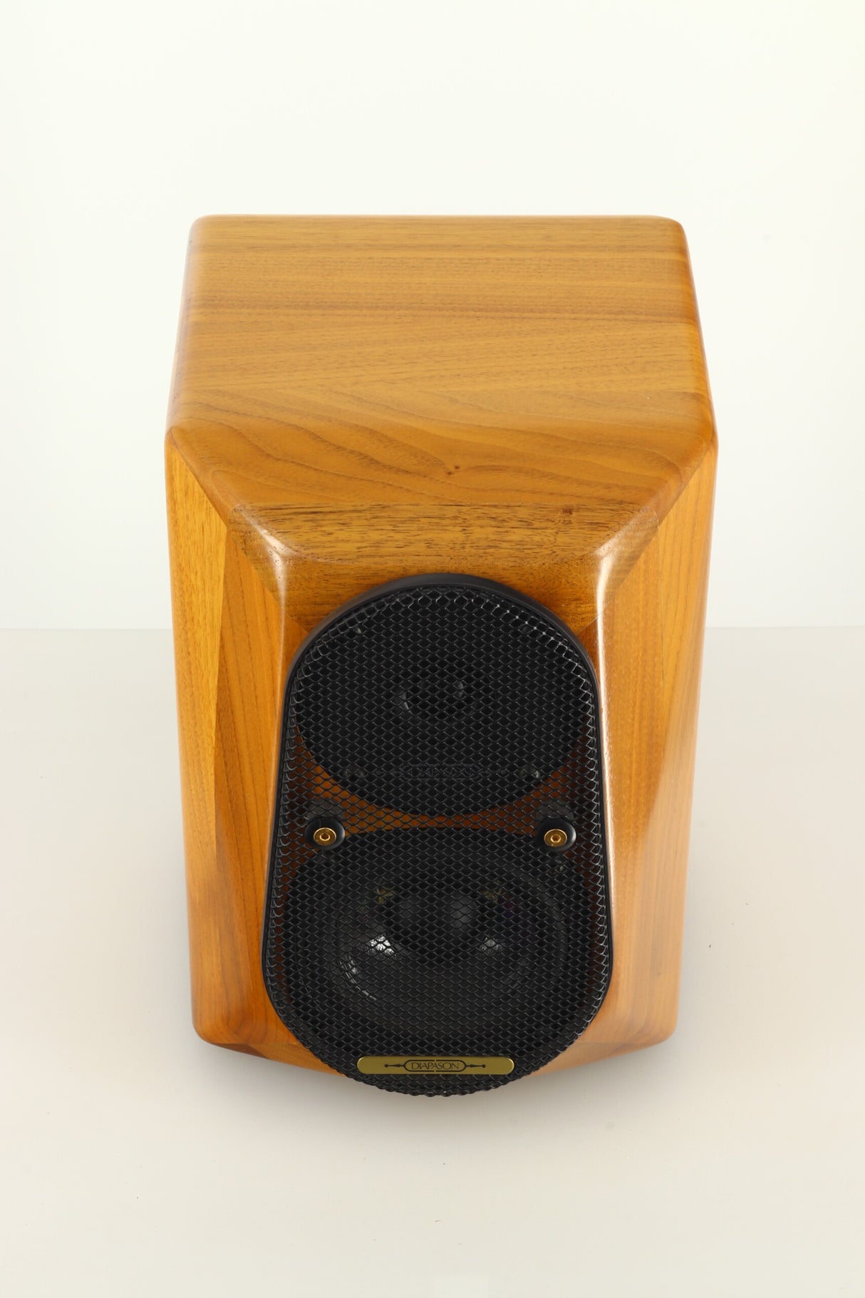 Diapason Karis Standmount Speakers - Walnut
