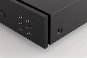 Front right corner view of a used Advance Paris X-D500 CD Transport
