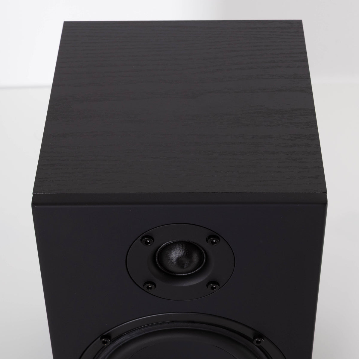 Top of a used Advanced Paris AIR 65 Wireless Speaker - Bluetooth Only in a Black finish