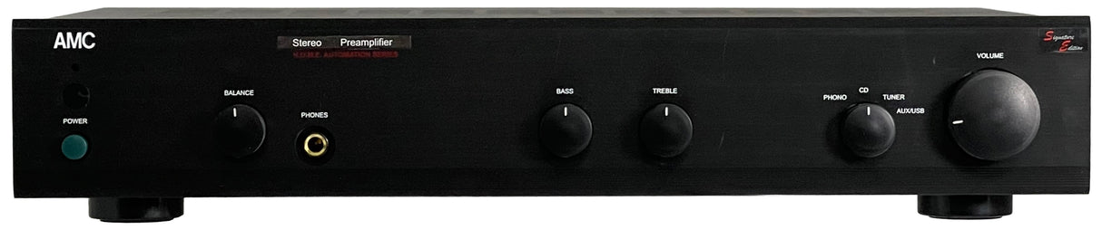 Front view of an AMC XP1000se Stereo Power Amplifier in a black finish