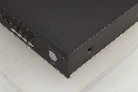 Front right corner view of a used Arcam CD550 CD Player / Streamer