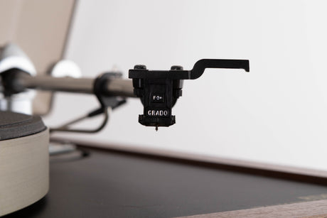 Close up view of a used Ariston RD80 SL Turntable with SME 3009 Series II Improved Tonearm