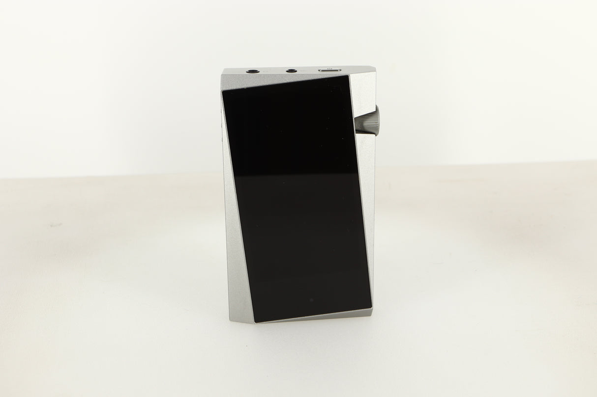 Front view of a used Astell & Kern SR25 64gb Player in Silver finish