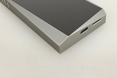Corner view of a used Astell & Kern SR25 64gb Player in Silver finish