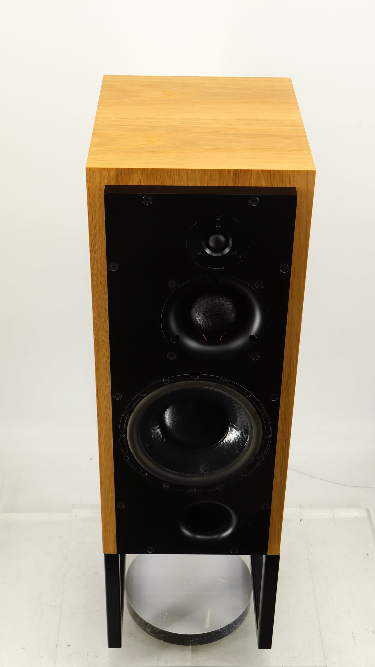 Top of a used ATC SCM50SL Active Classic Standmount Speaker in a oak finish