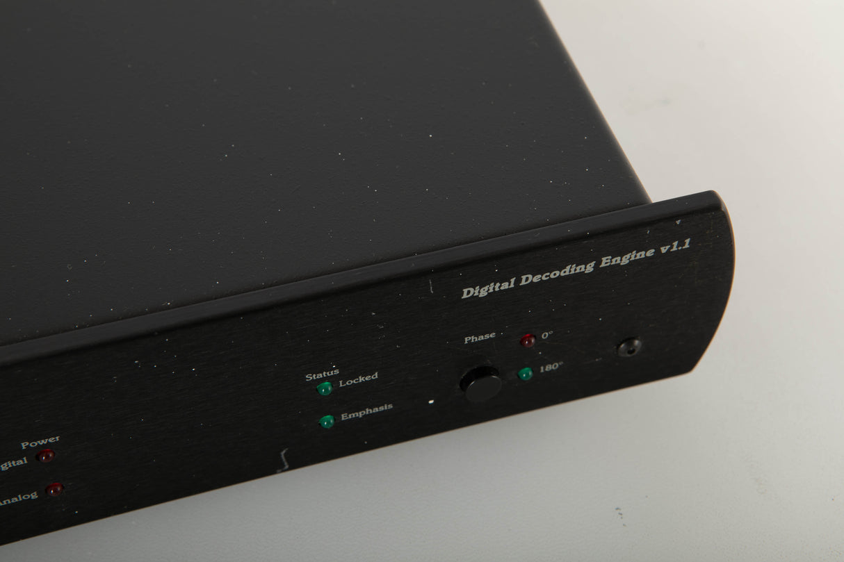 Close up view of a used Audio Alchemy Digital Decoding Engine v1.1