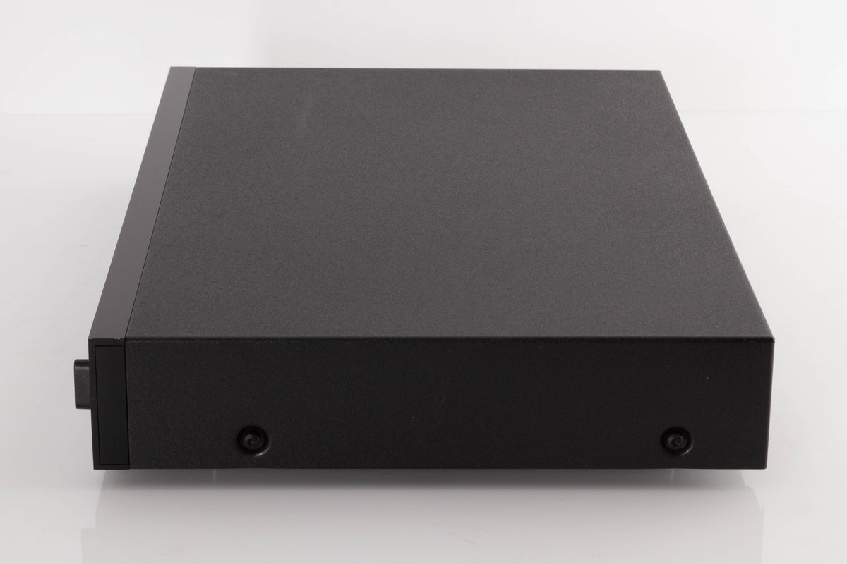 Right side view of a used Audiolab 8000DAC Digital Analogue Converter in a Black finish