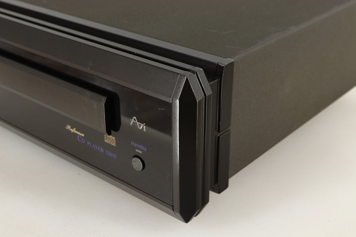 Front right corner of a used AVI Laboratories S2000MC CD Player
