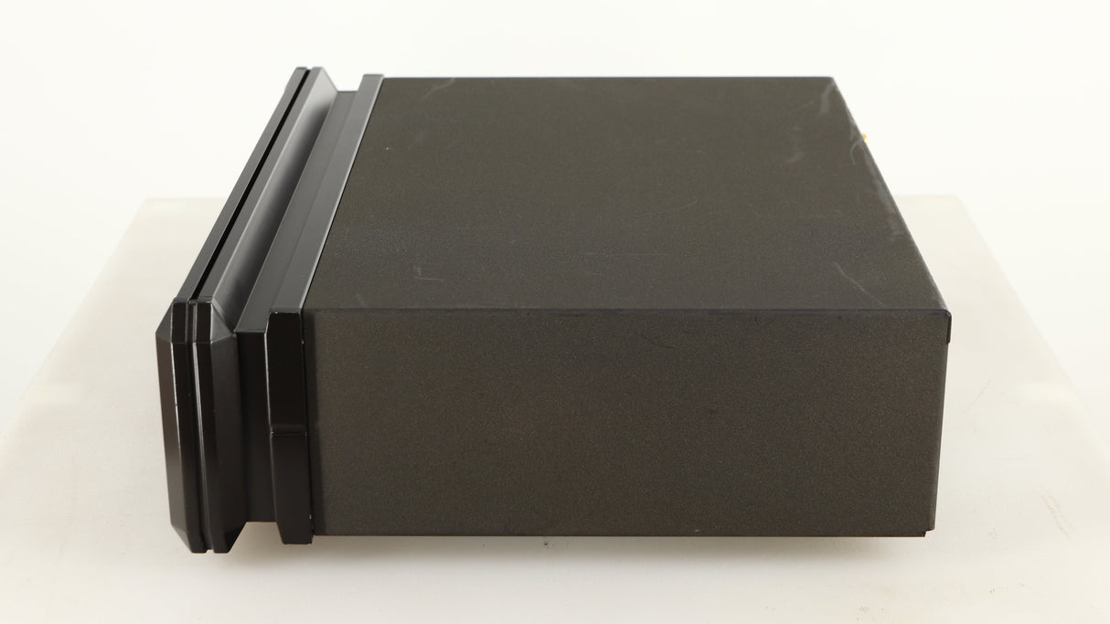 Right side view of a used AVI Laboratories S2000MC CD Player