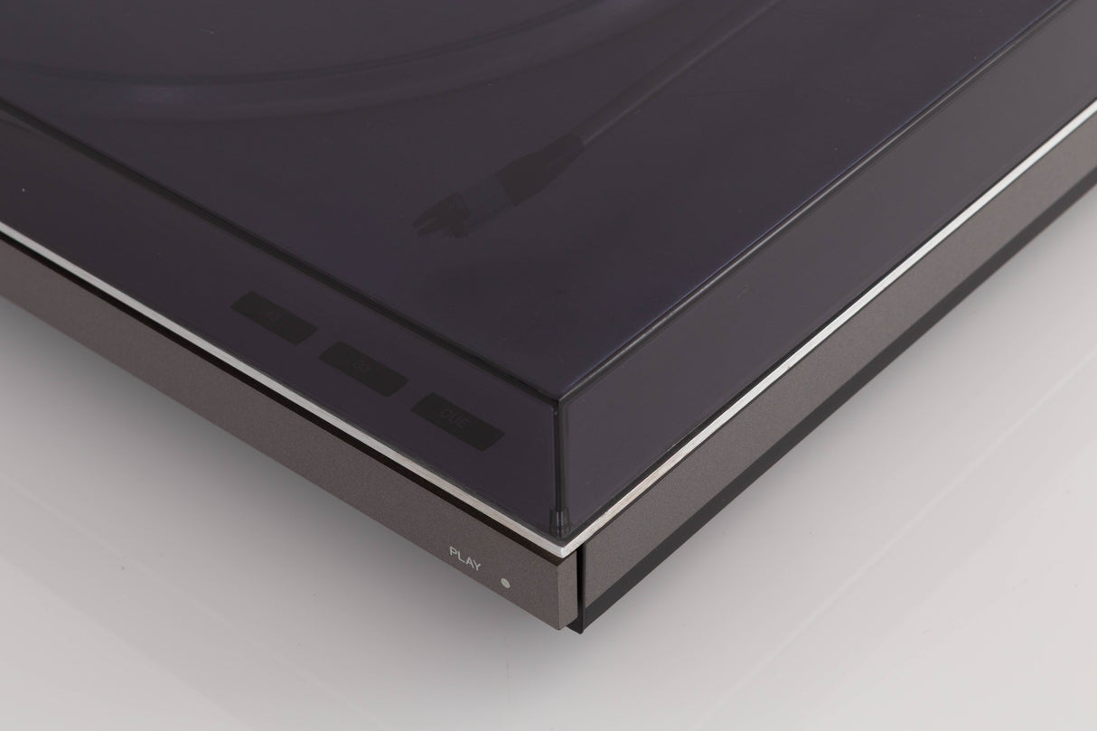 Front right corner of a used B&O Beogram RX2 Turntable