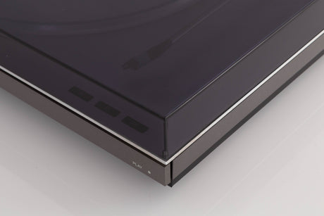 Front right corner of a used B&O Beogram RX2 Turntable