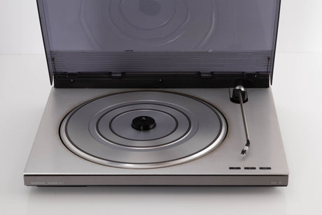 Front view of a used B&O Beogram RX2 Turntable
