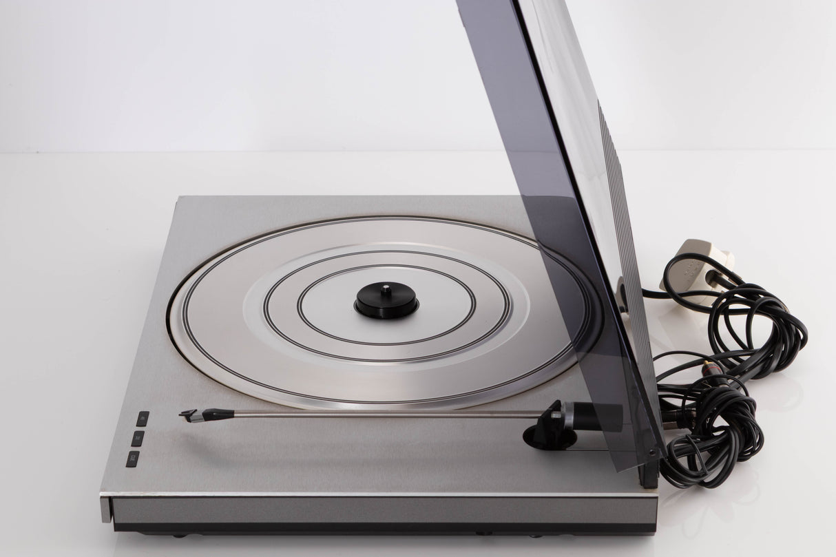 Right side view of a used B&O Beogram RX2 Turntable