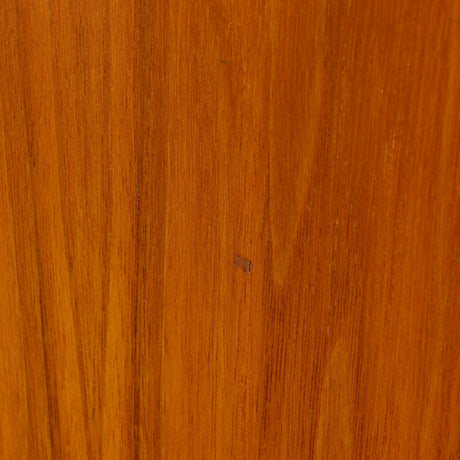 Close up of a used B&W 805 Matrix Standmount Speaker in a cherry finish showing small blemish on right side 