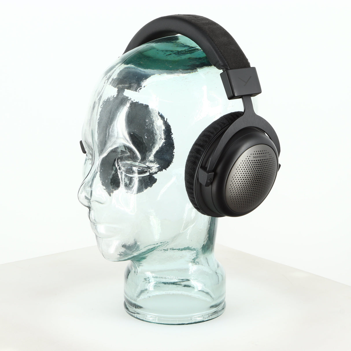 Front right angle of a used Beyer Dynamic T-1 GEN3 Headphones in a black/silver finish
